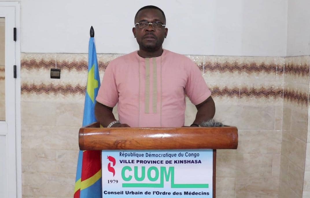 Kinshasa- festivités de fin d'année : le président du CUOM, Dr Bula Badi, présente ses voeux pour l'an 2022.