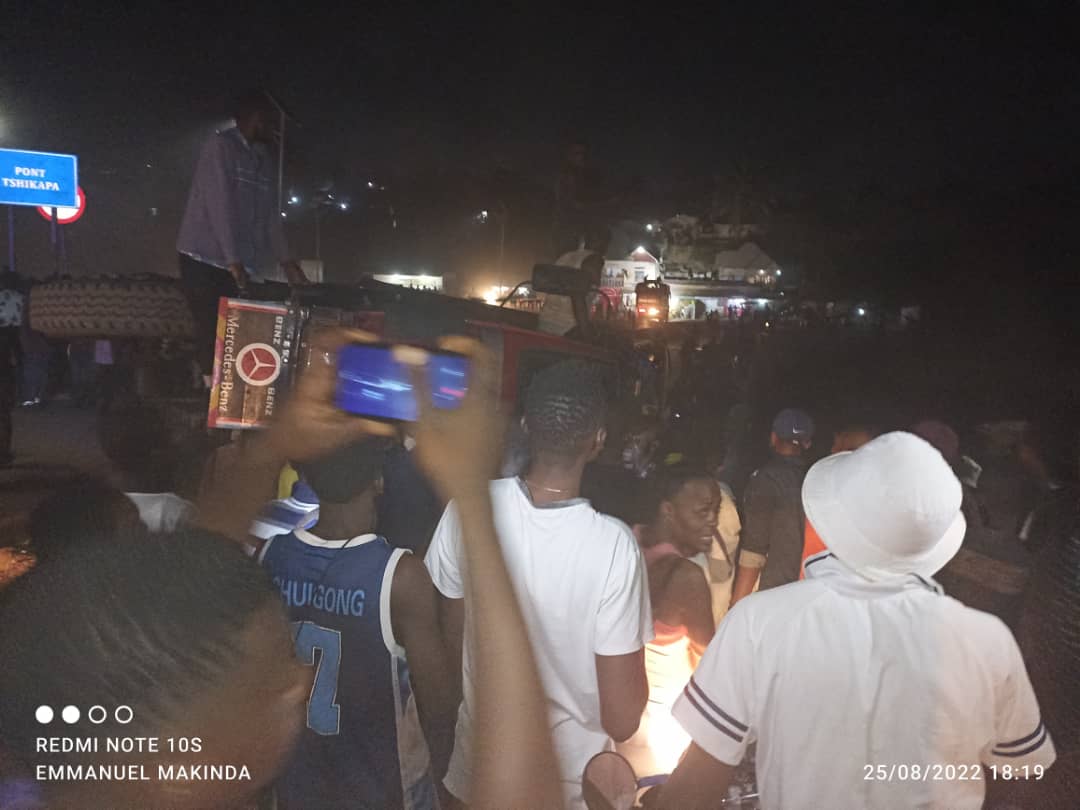 Kasaï - un accident de circulation à hauteur du pont Tshikapa fait des dégâts énormes.