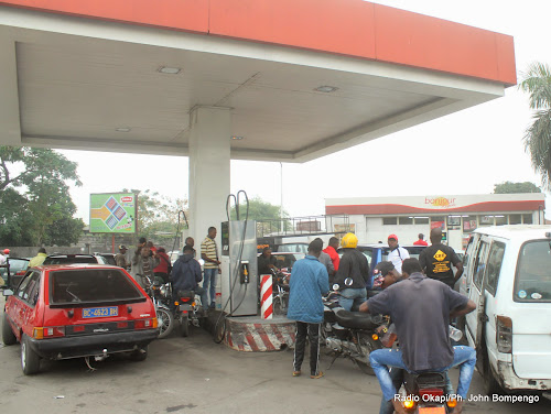 Kinshasa - le ministre de l'économie revoit à la hausse le prix du carburant: 1l d'essence revient à 2.695 Fc. (Document)