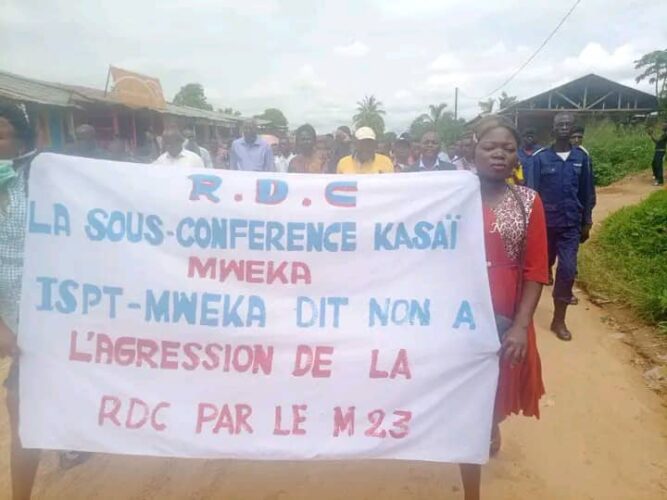 Kasaï/ l'ispt Mweka dans la rue pour dénoncer l'agression Rwandaise sous-couvert du M23.