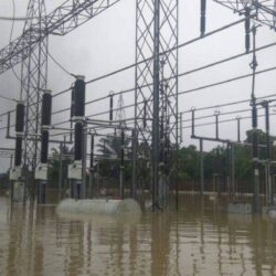 Kinshasa - inondations dans un poste haute tension de la Snel : plus de 400 cabines inoperationnelles, 12 communes dans le noir il y a une semaine.