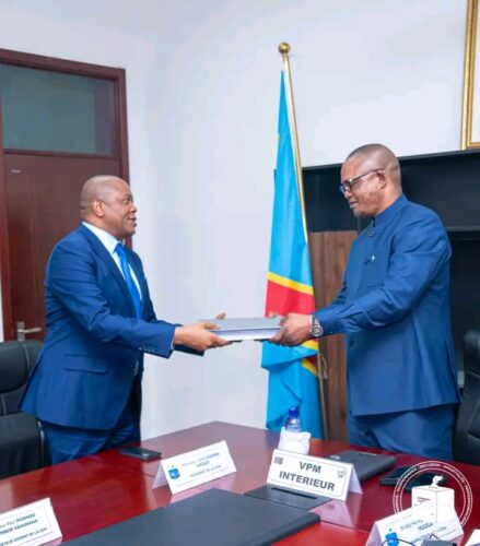 Rdc- Ceni : Denis Kadima chez Peter Kazadi  pour  déposer le projet de loi sur la répartition des sièges.