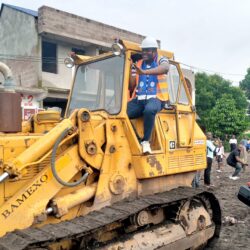 Kinshasa -infrastructures: l'avenue Mukoko ex Efobank à Mikonga en pleine réhabilitation. Un autre pari gagné pour le  député national Auguy Kalonji.