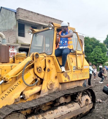 Kinshasa -infrastructures: l'avenue Mukoko ex Efobank à Mikonga en pleine réhabilitation. Un autre pari gagné pour le  député national Auguy Kalonji.