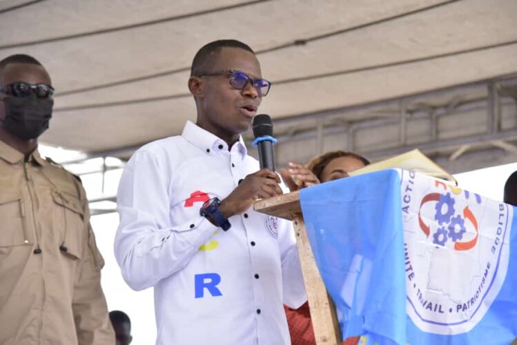 Kinshasa - 1er anniversaire de l'ACR : "Notre parti a fait mieux que ceux qui ont plus de 10 ans d'existence." Eliezer Ntambwe president national.