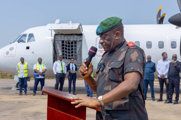 Ituri- le gouverneur Militaire Luboya Kashama a inauguré un vol de la compagnie d'aviation d'un privé "Mont Gabaon Airlines".